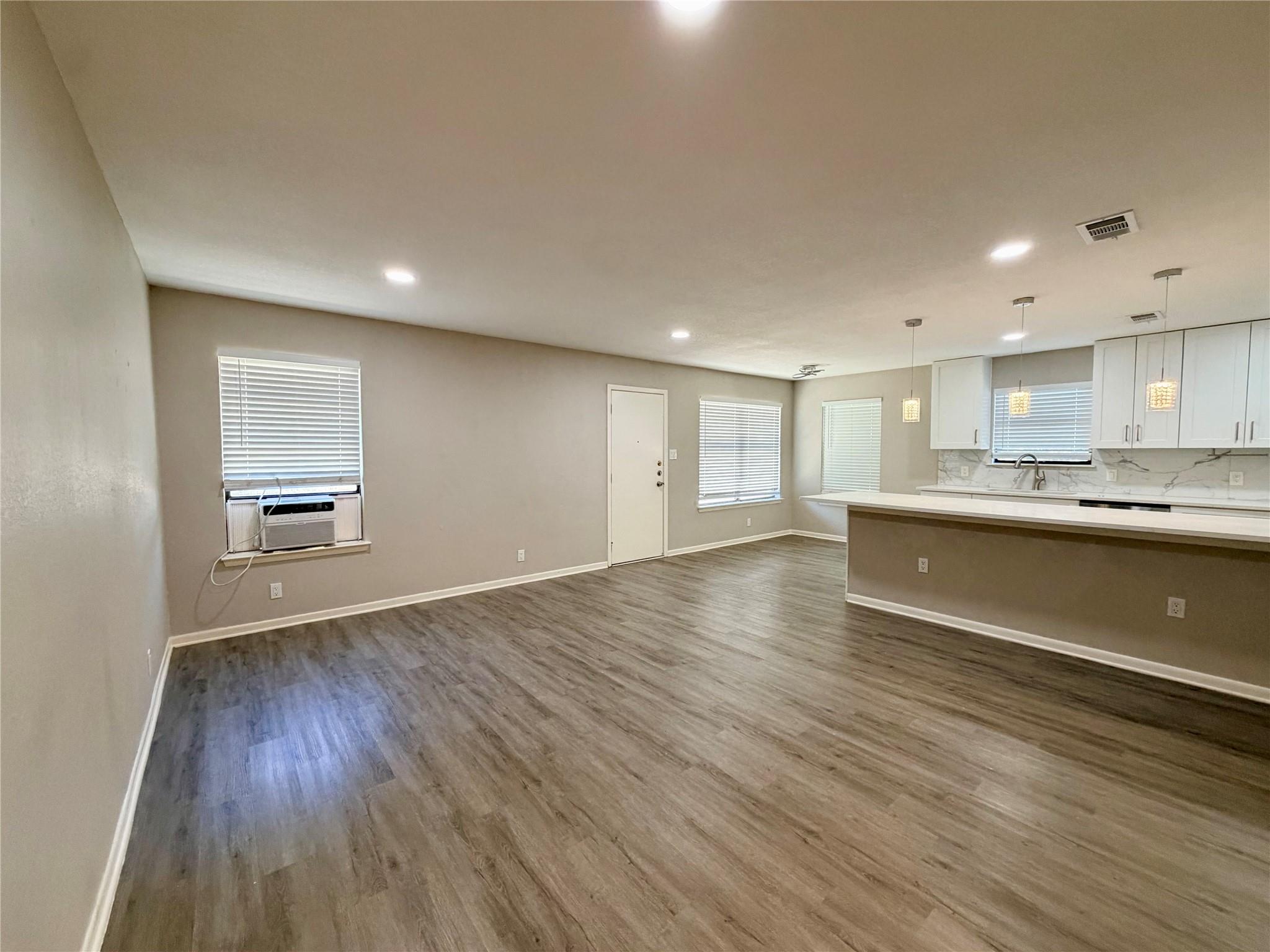 1403 Long Branch Dr Property Photo 1