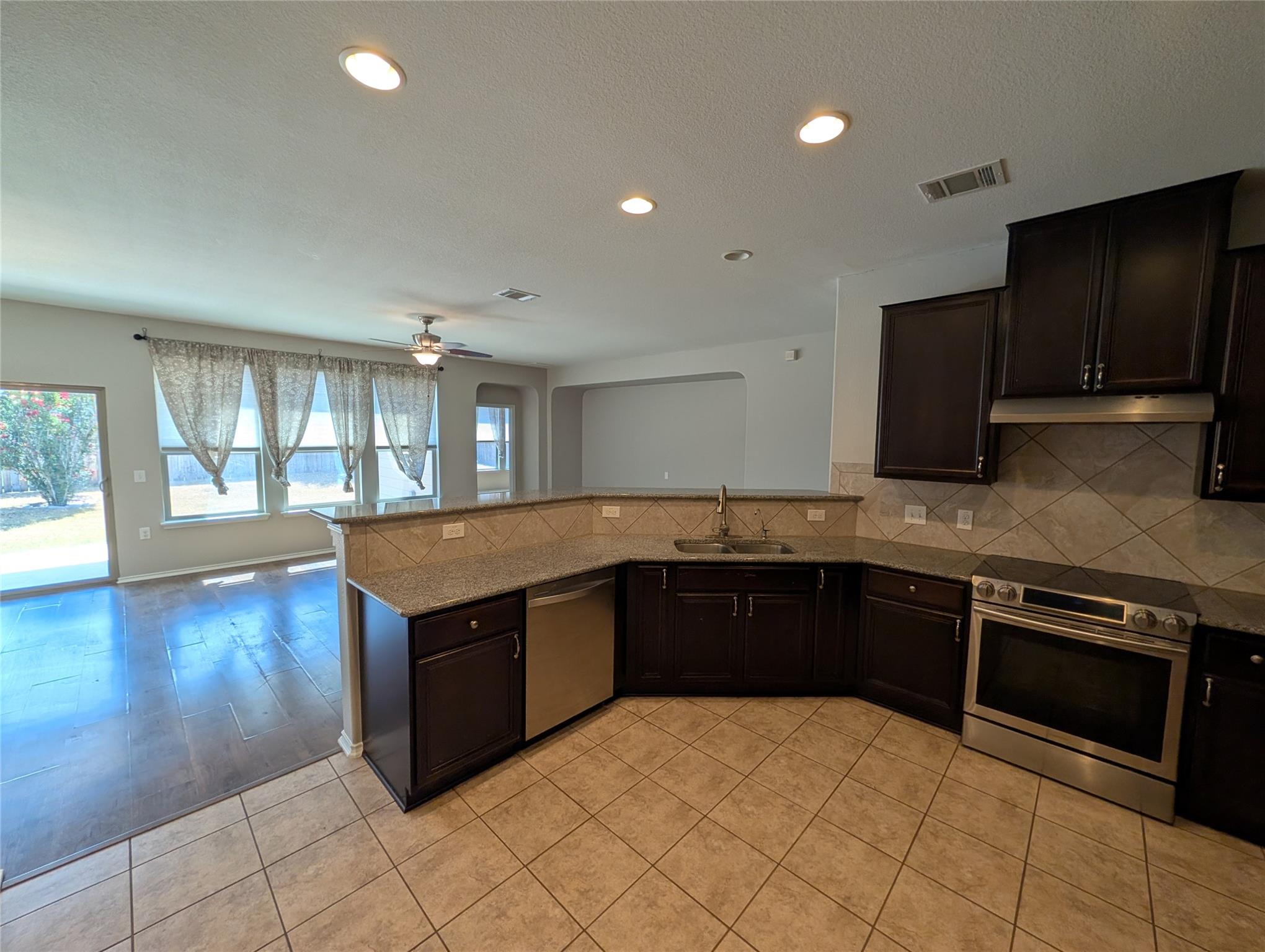 8829 Capitol View Dr Property Photo 12