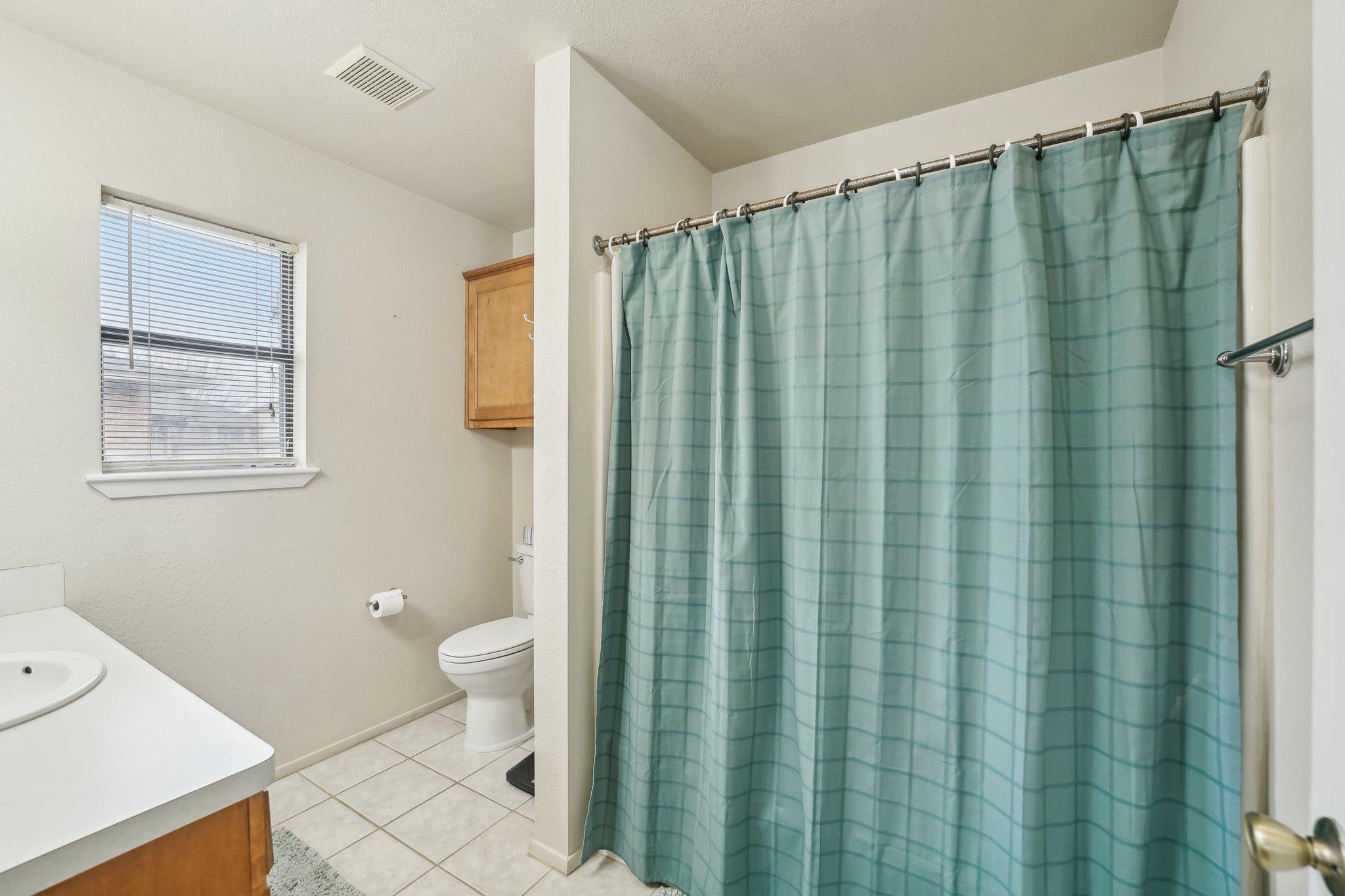 402 Laurel St Property Photo 15