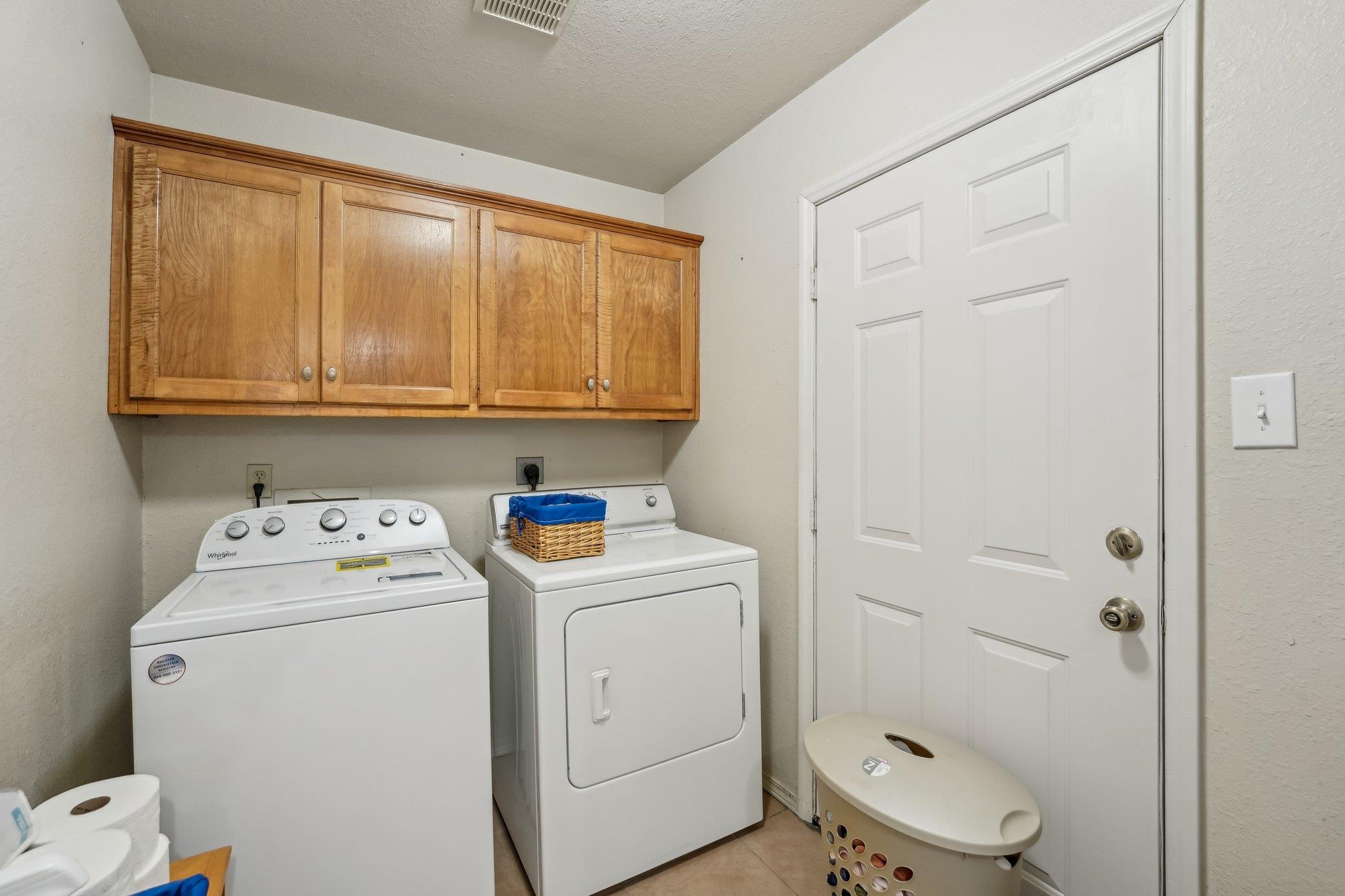 402 Laurel St Property Photo 22