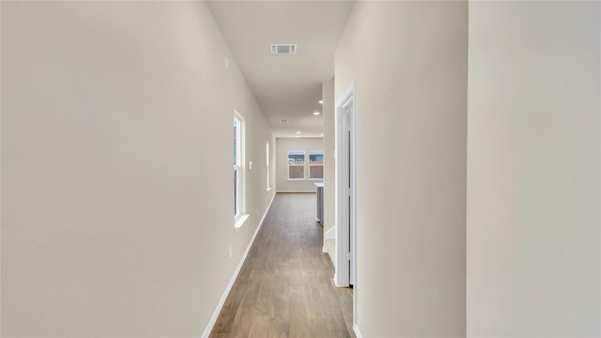 261 Ebbsfleet Dr Property Photo 6