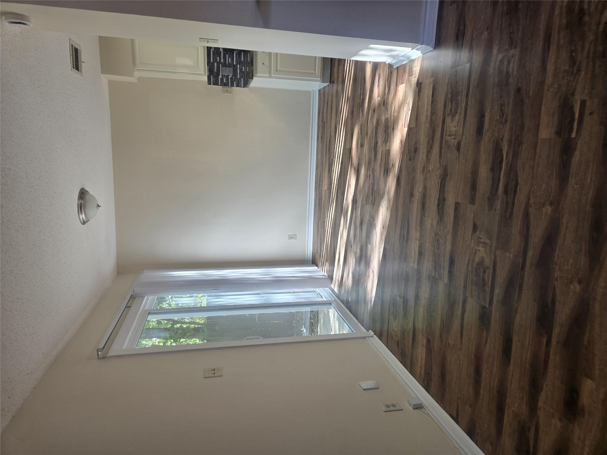 1207 Southport Dr #108 Property Photo 3