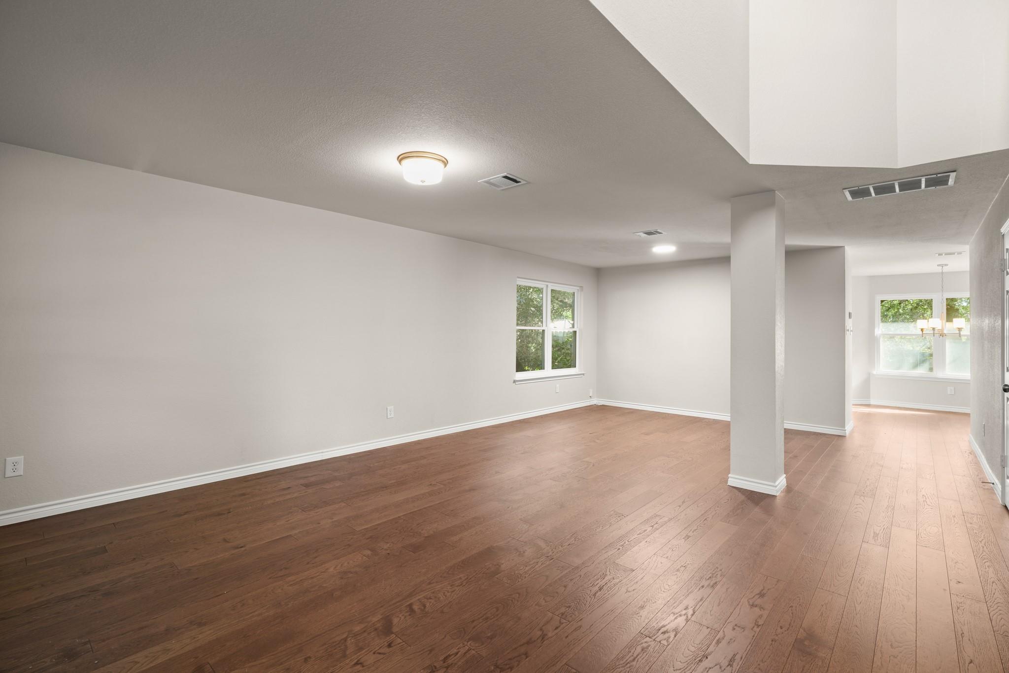 17841 Park Valley Dr Property Photo 3