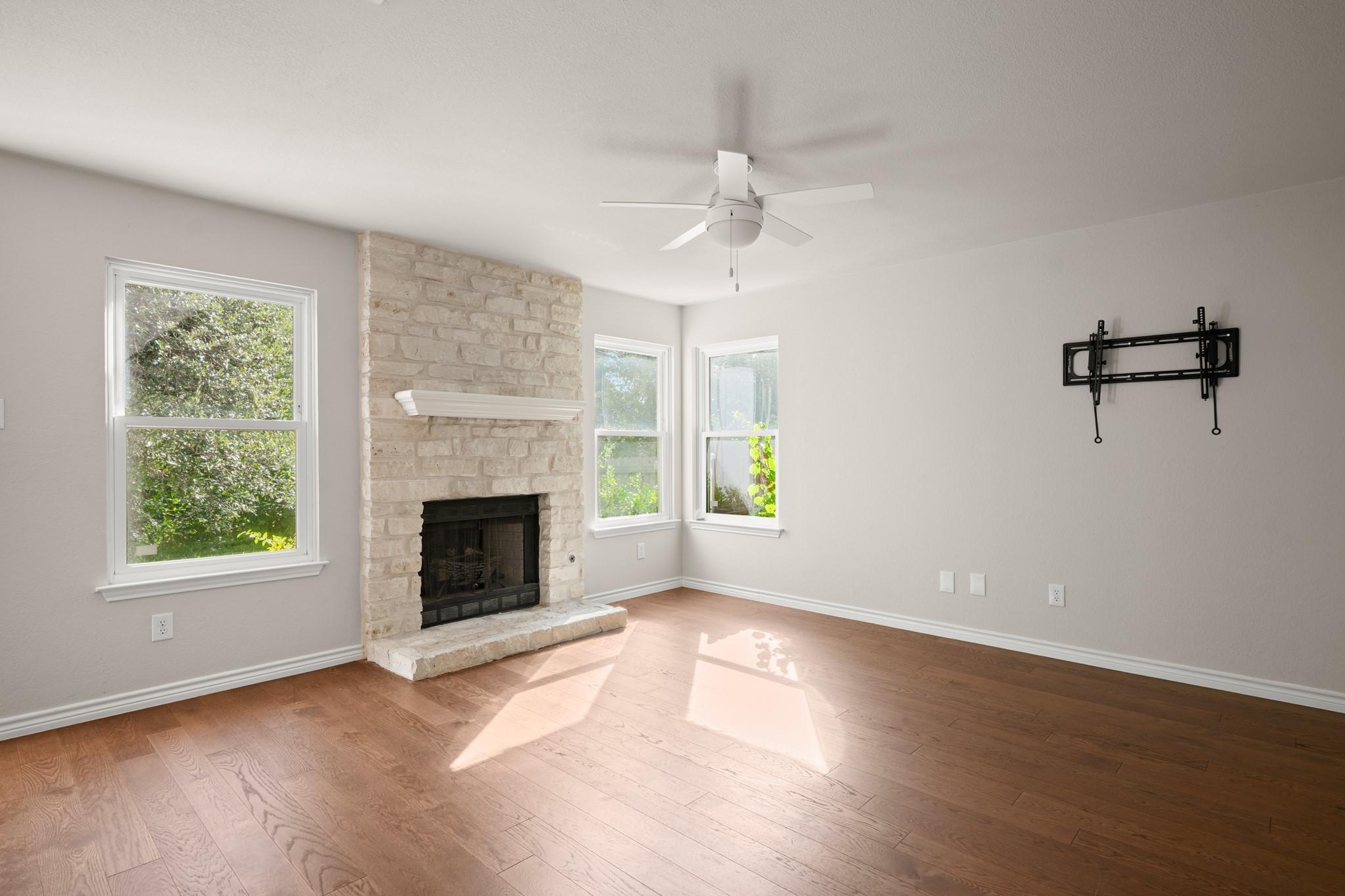 17841 Park Valley Dr Property Photo 5