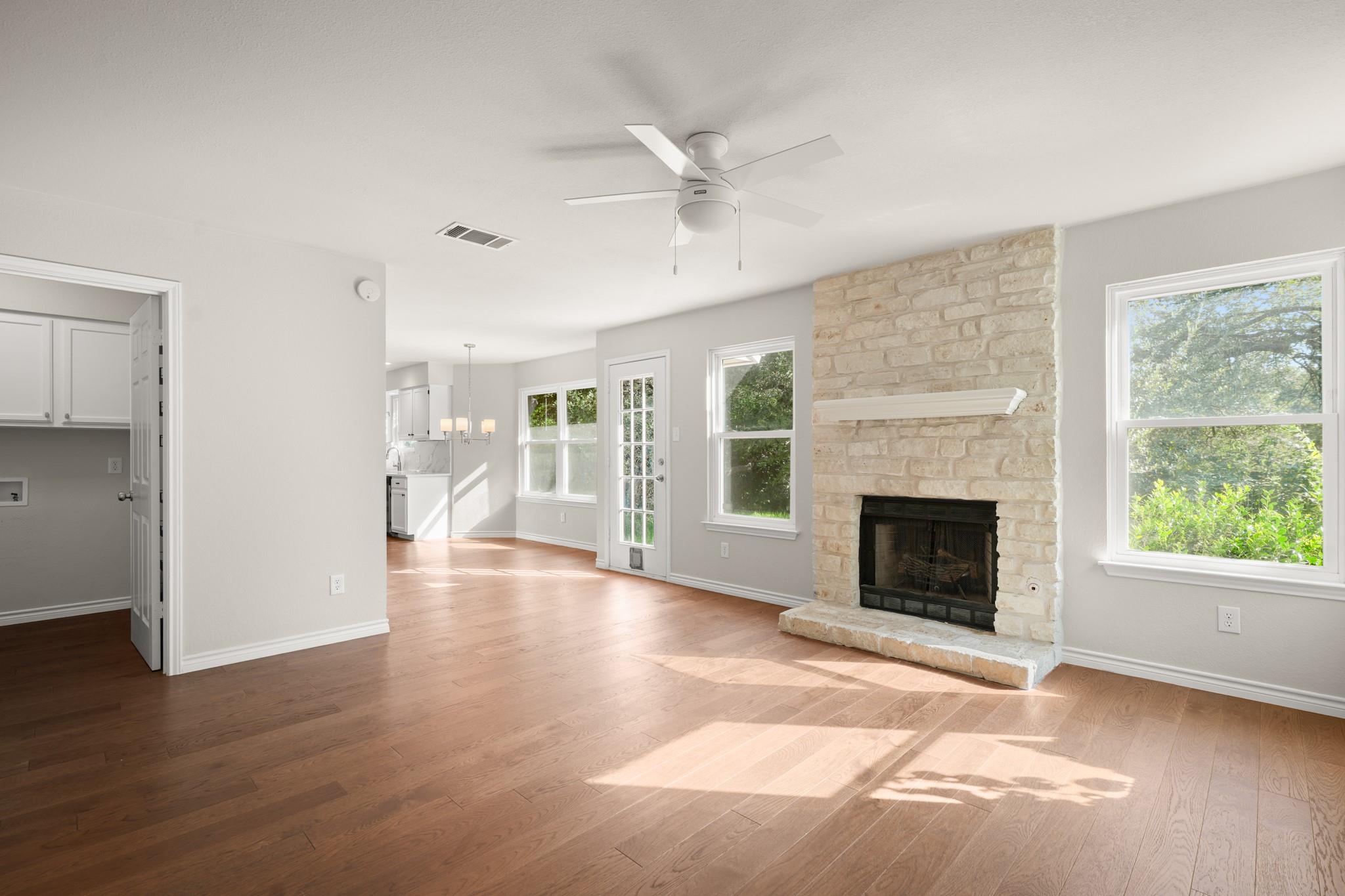 17841 Park Valley Dr Property Photo 6