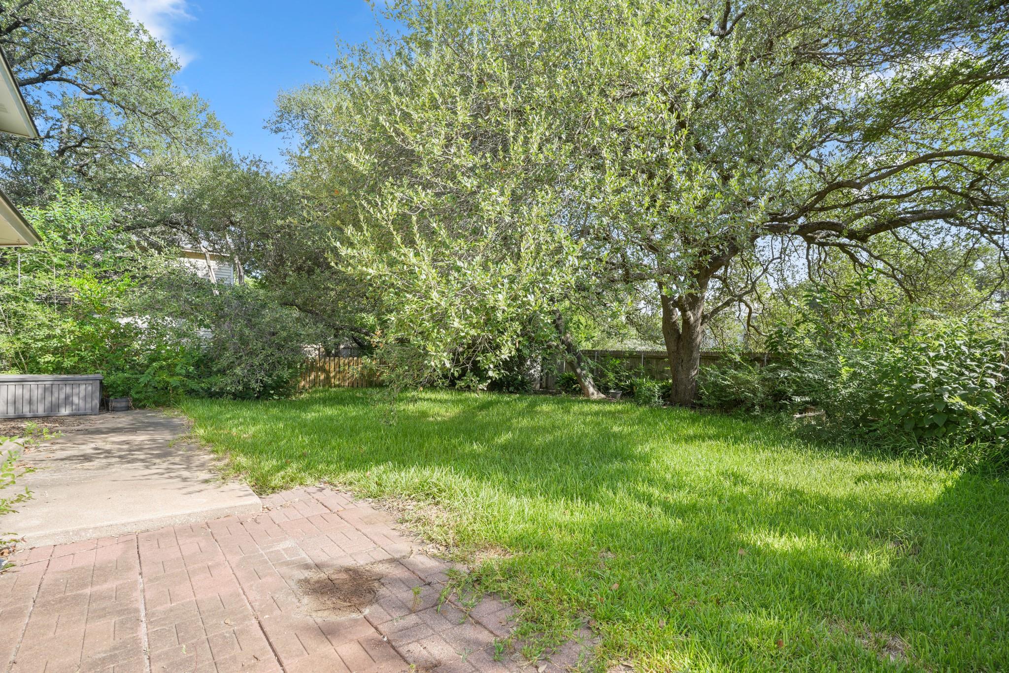 17841 Park Valley Dr Property Photo 20