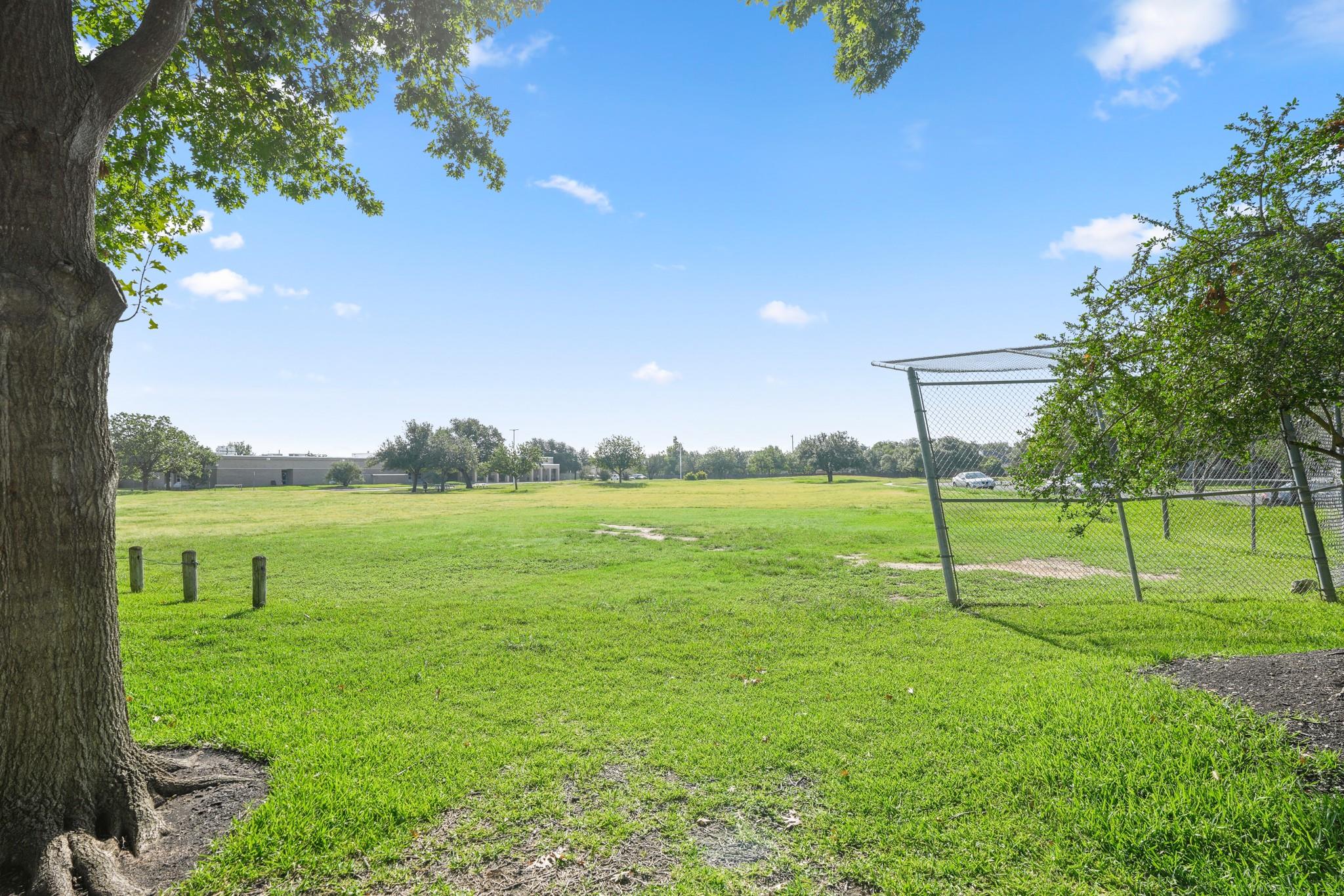 17841 Park Valley Dr Property Photo 25