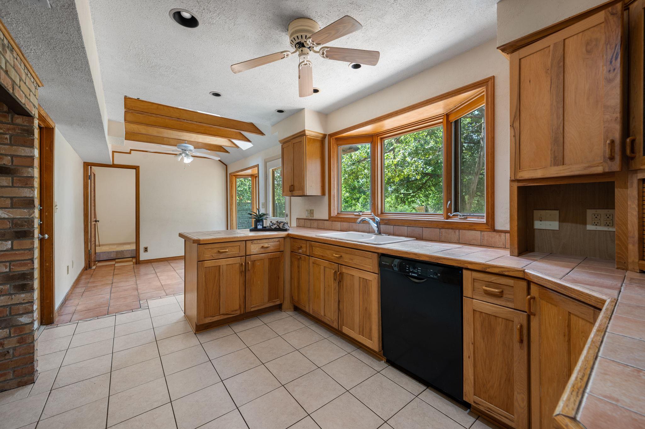 7407 Attar Cv Property Photo 8