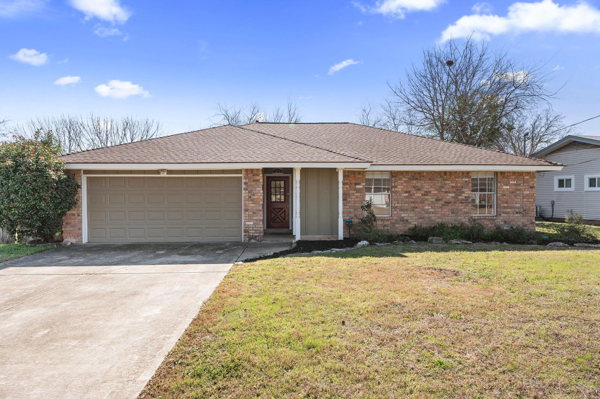 302 Northwood Dr Property Photo