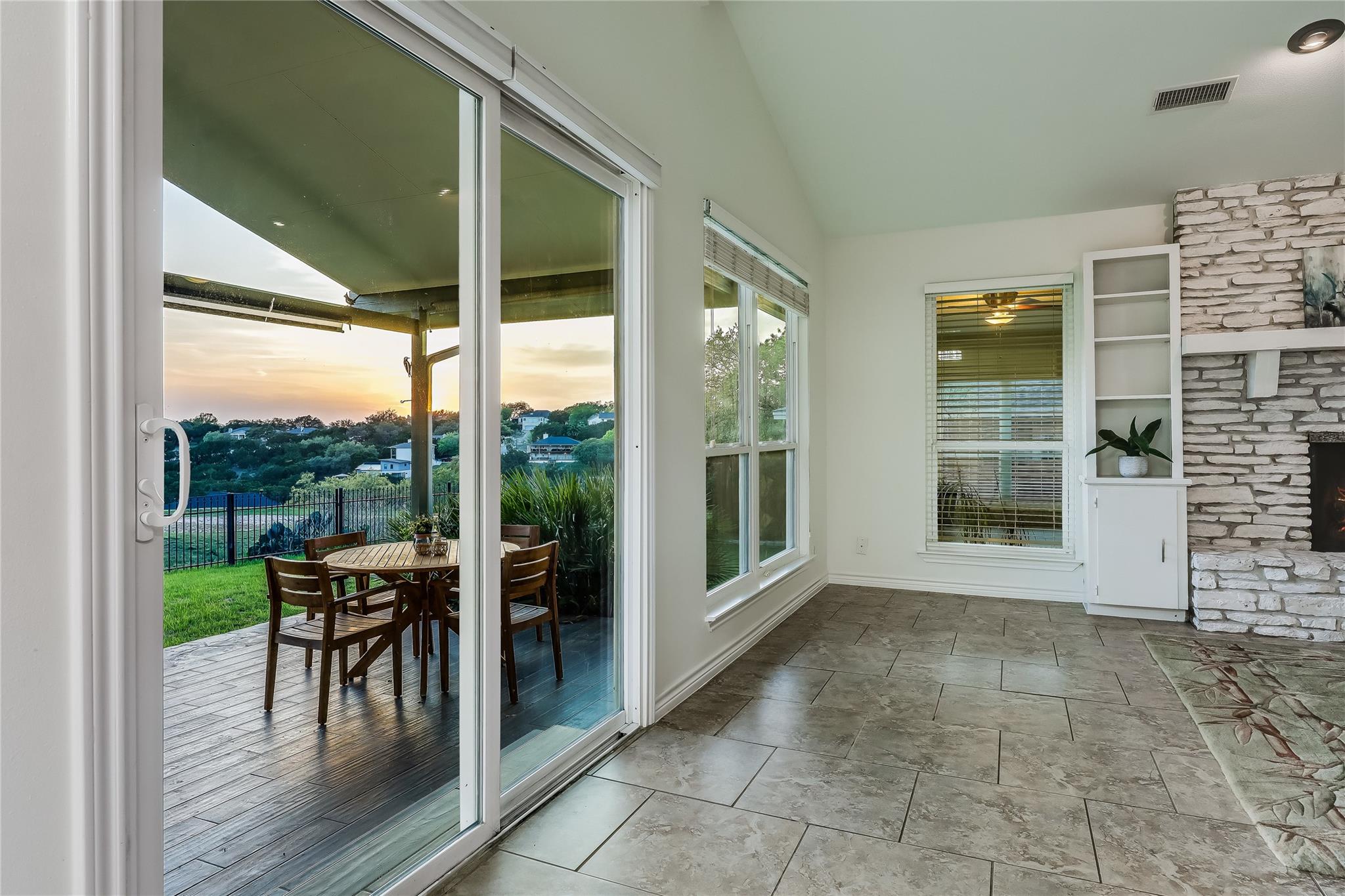 2802 Douglas Cv Property Photo 11