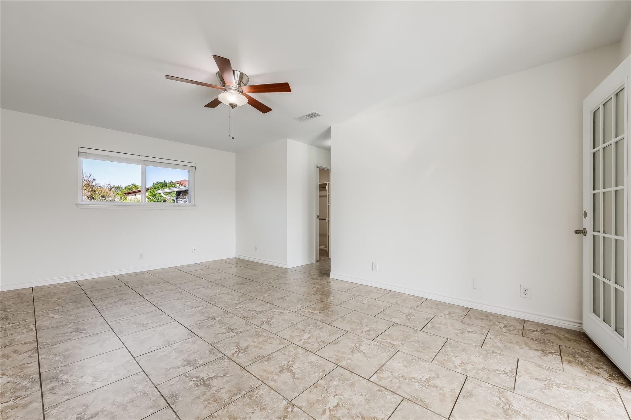 2802 Douglas Cv Property Photo 17