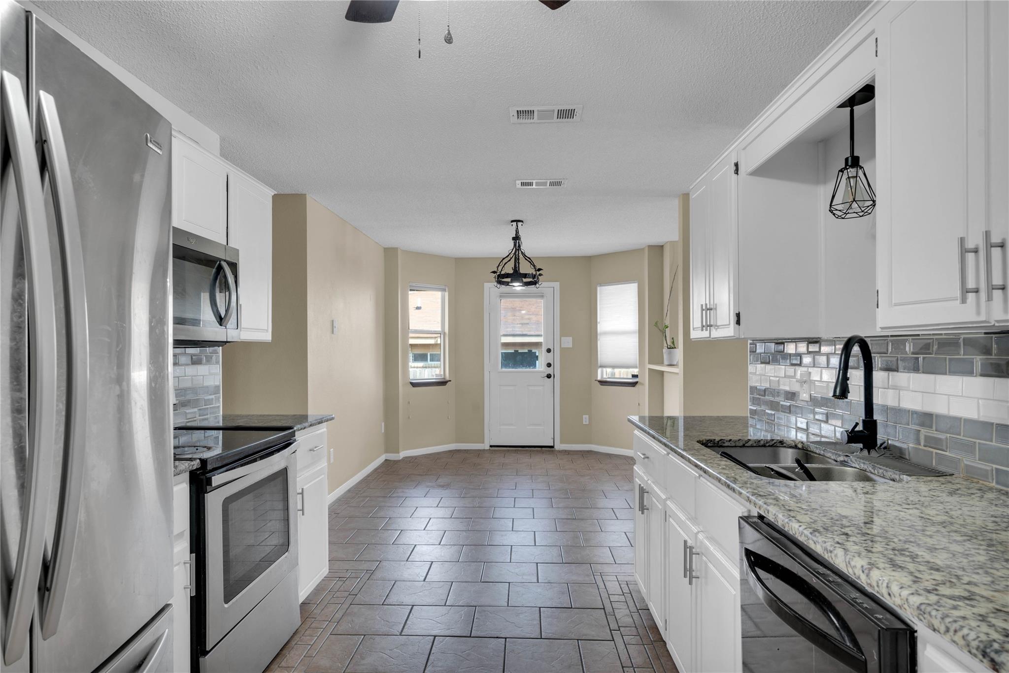 3209 Windfield Dr Property Photo 2