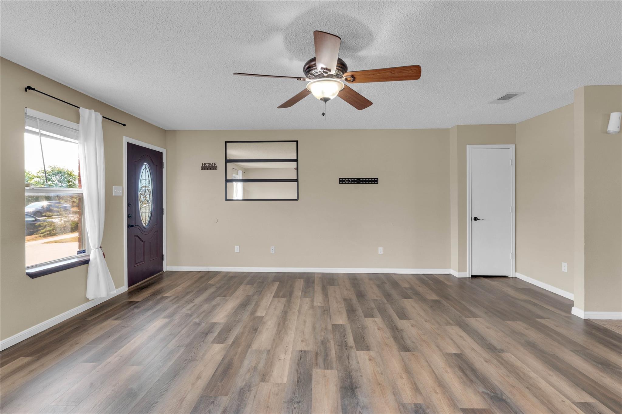 3209 Windfield Dr Property Photo 4
