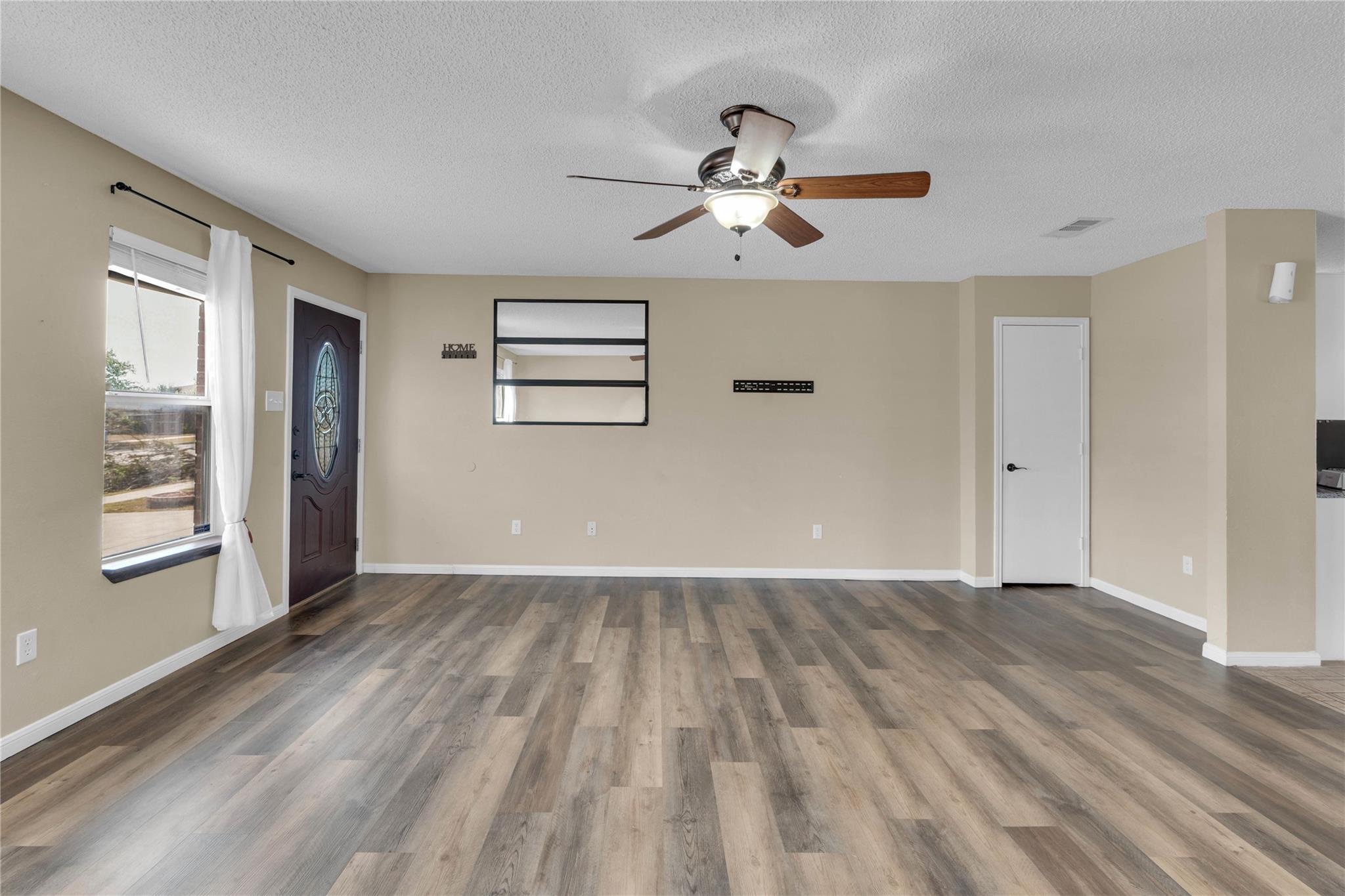 3209 Windfield Dr Property Photo 6