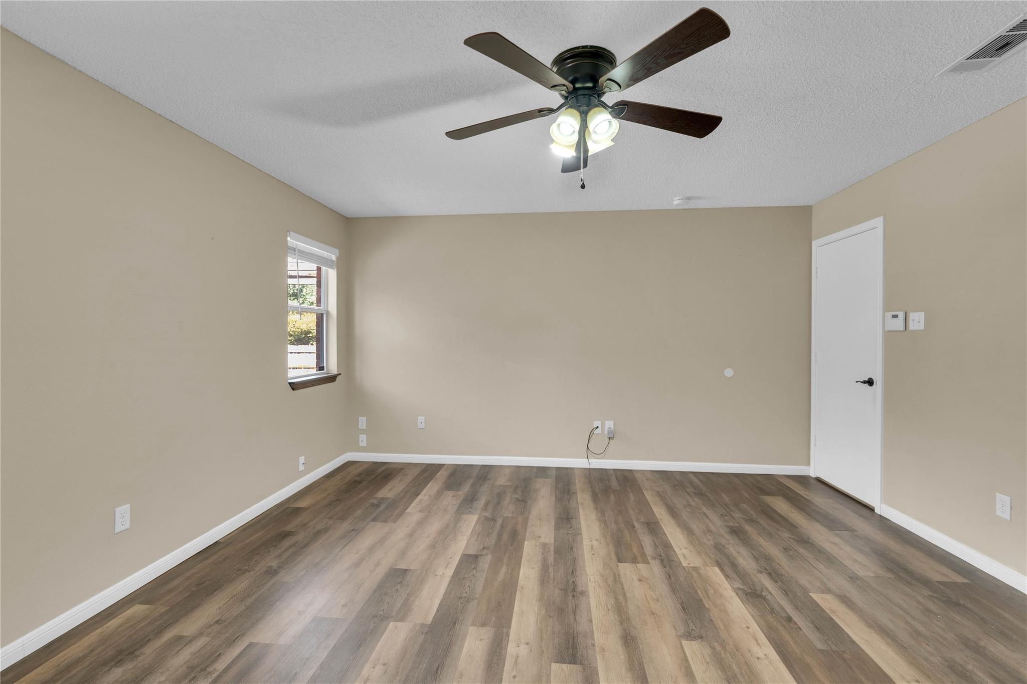 3209 Windfield Dr Property Photo 8