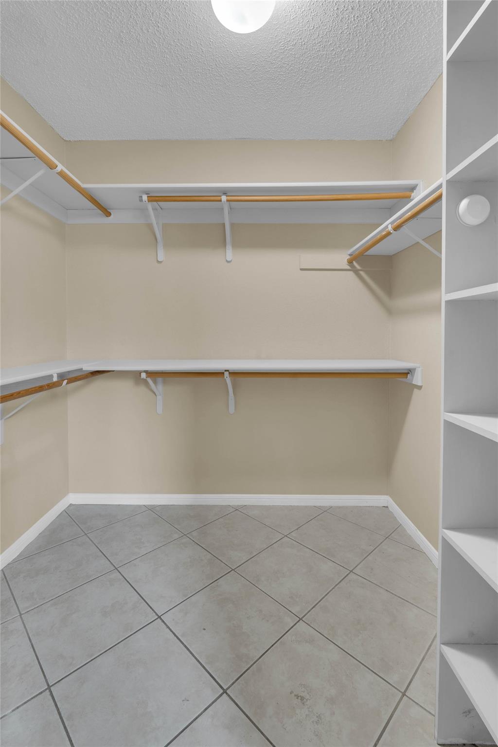 3209 Windfield Dr Property Photo 9