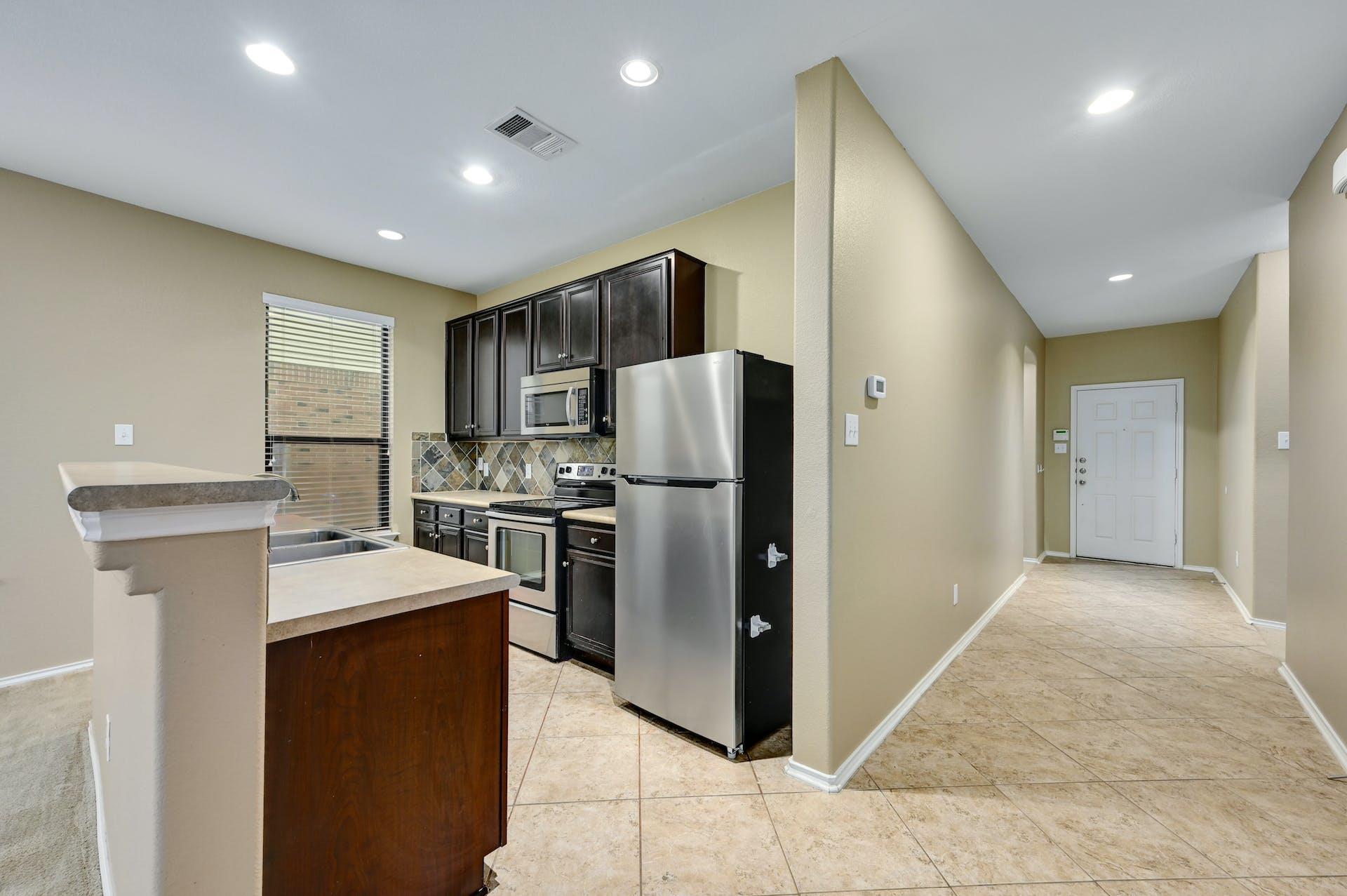 1029 Hyde Park Dr Property Photo 3
