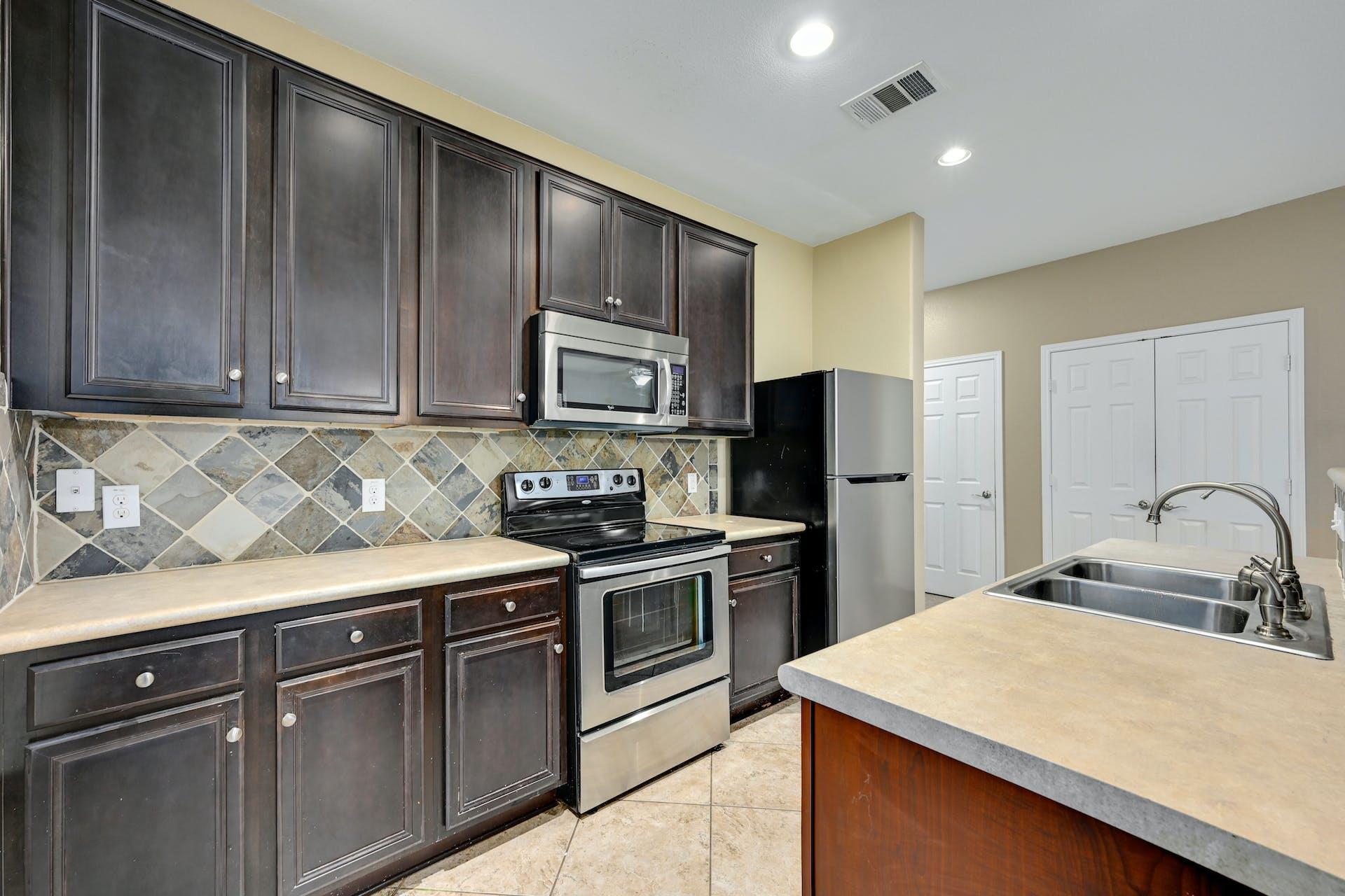 1029 Hyde Park Dr Property Photo 6
