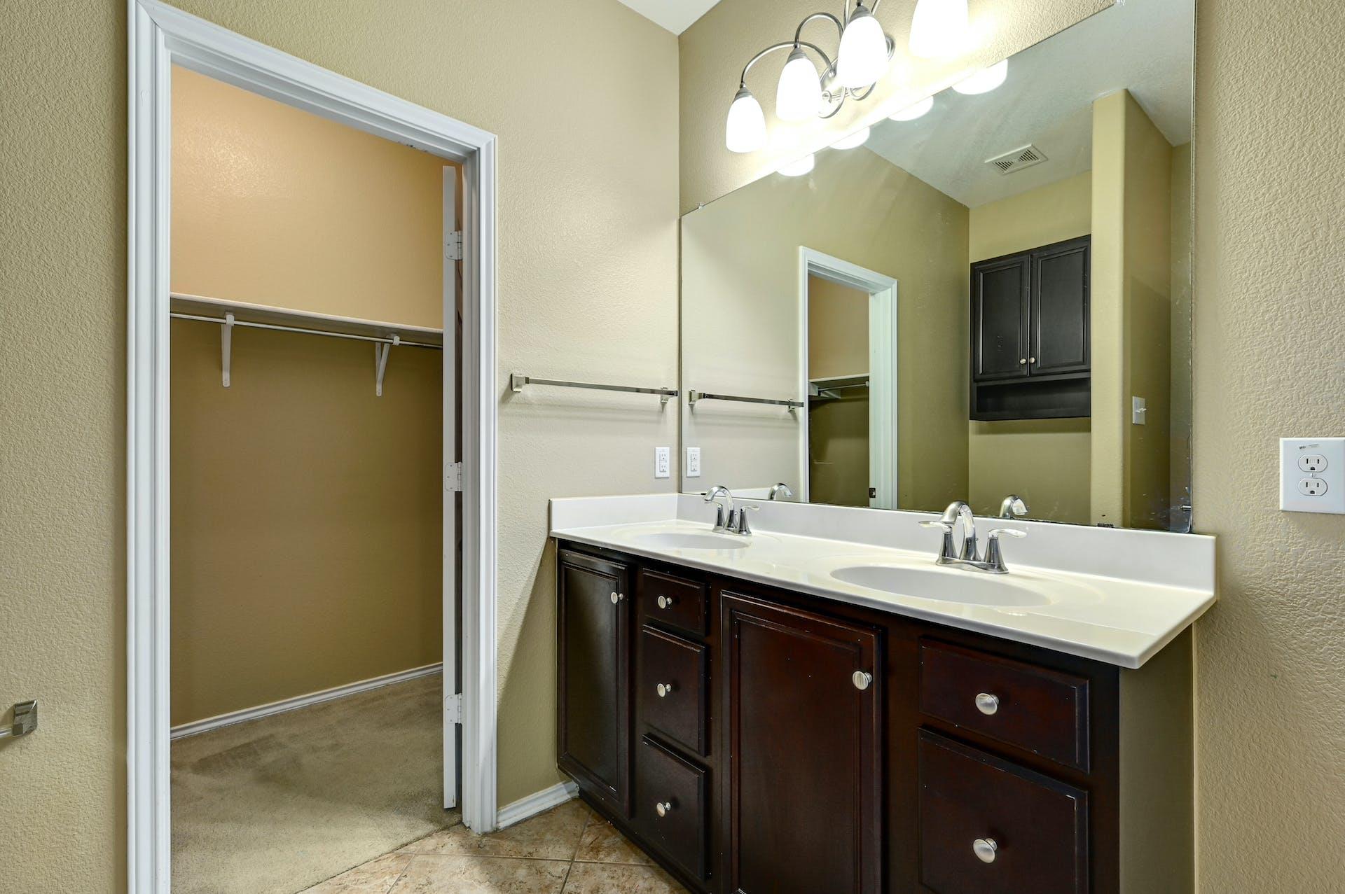 1029 Hyde Park Dr Property Photo 15