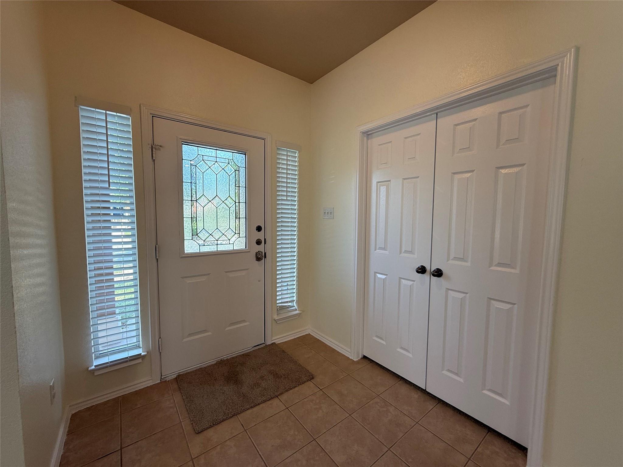 104 Lava Bed Dr Property Photo 3