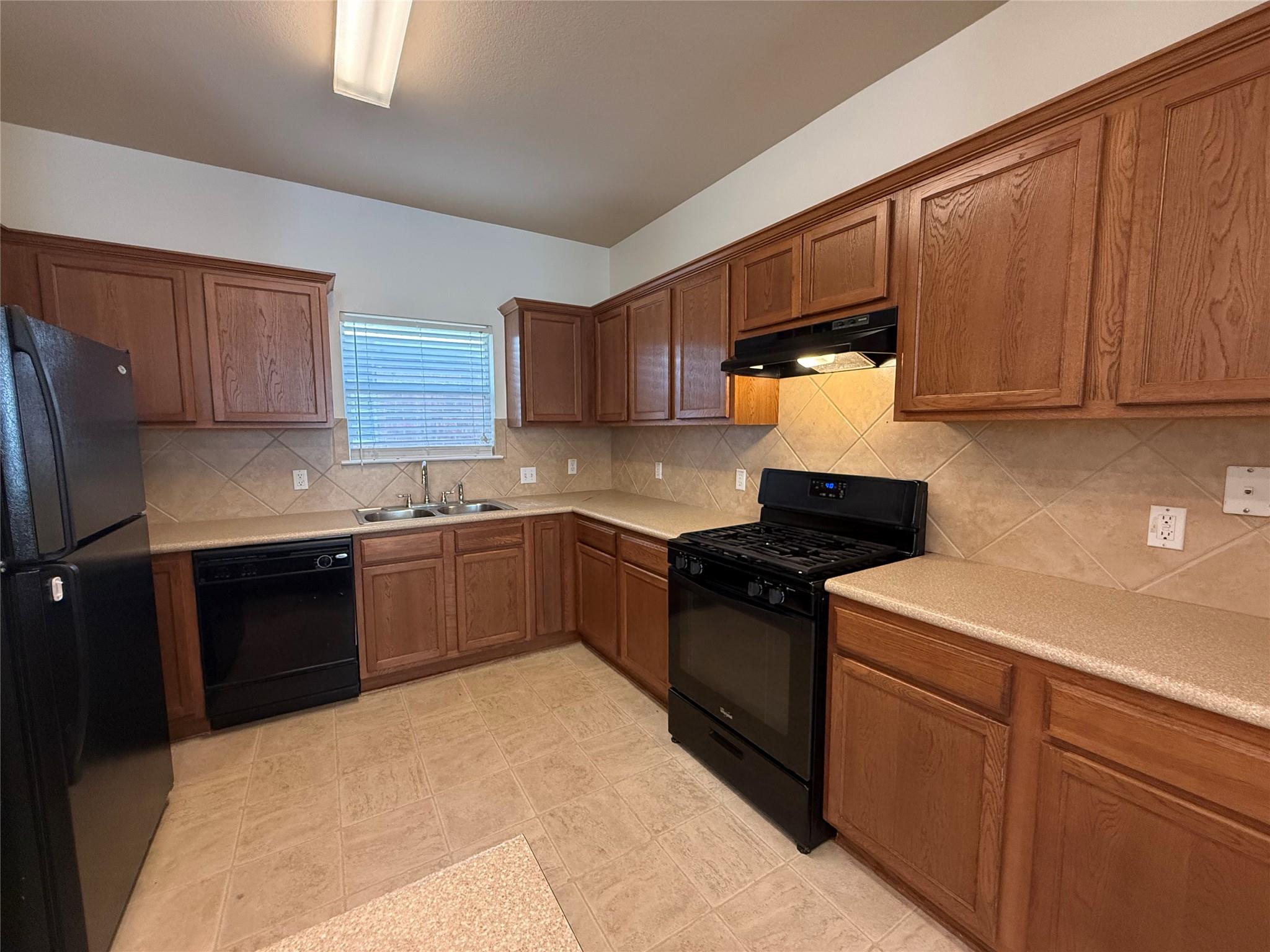 104 Lava Bed Dr Property Photo 6