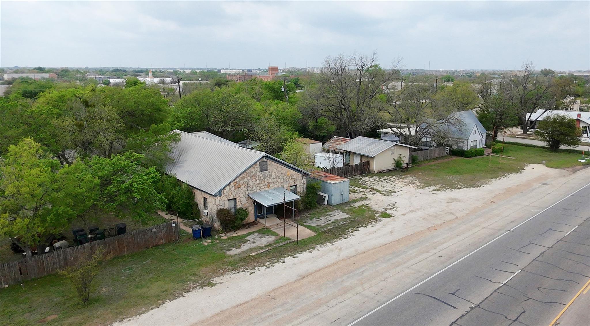 201-205 S Highway 183 Property Photo