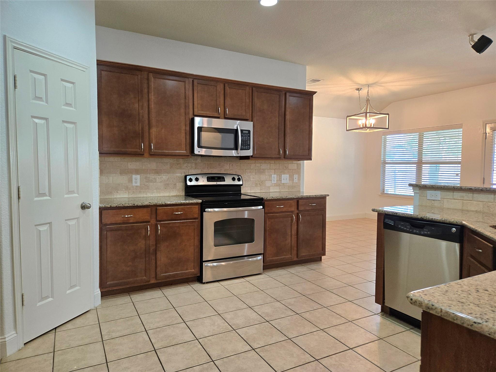 520 Brown Juniper Way Property Photo 5