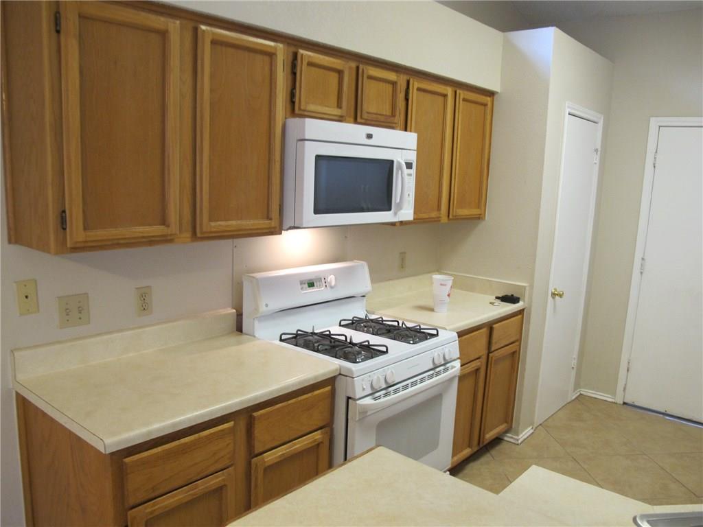 1301 Texas Oak Way Property Photo 8