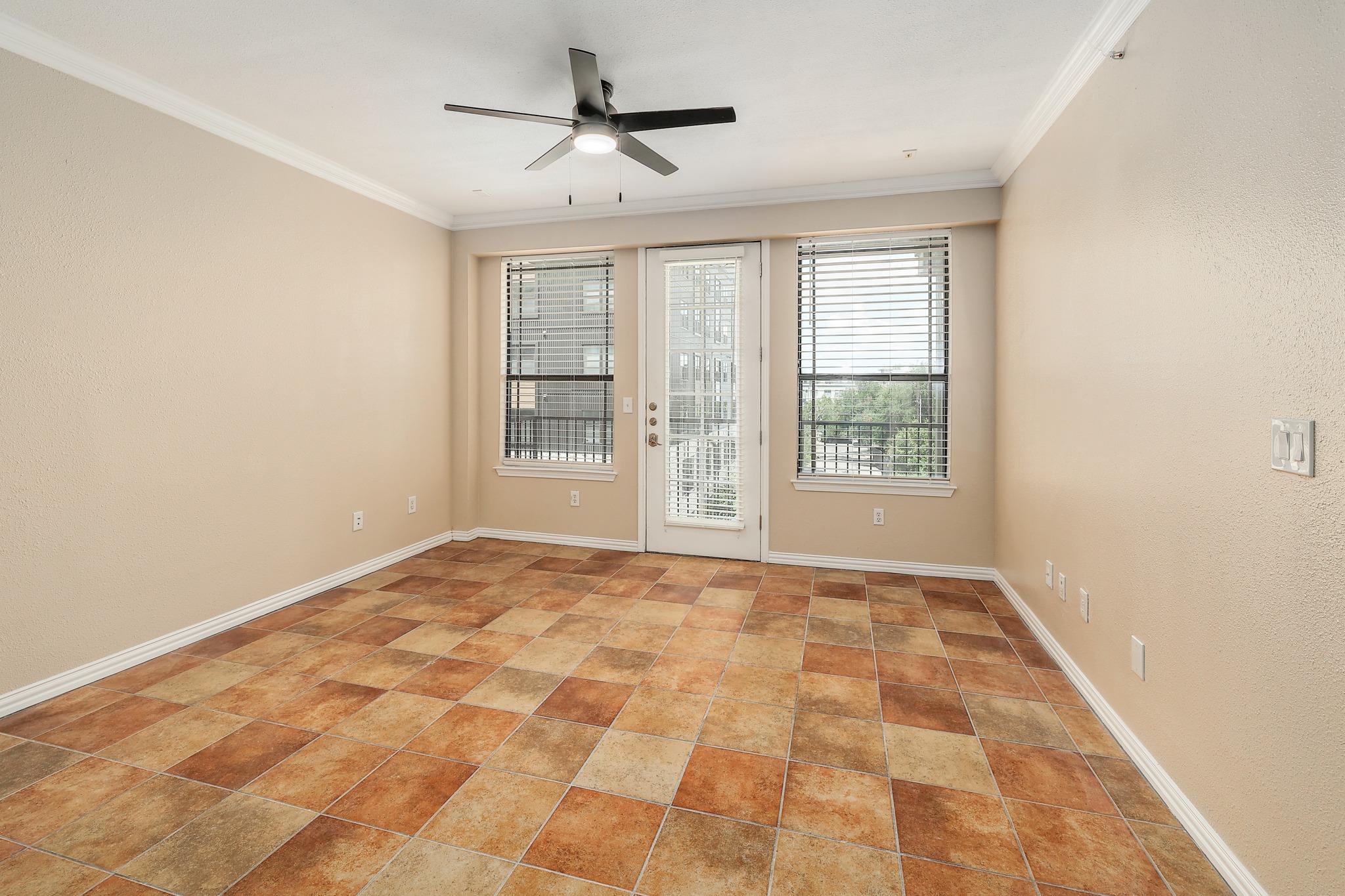 2505 San Gabriel St #304 Property Photo 2