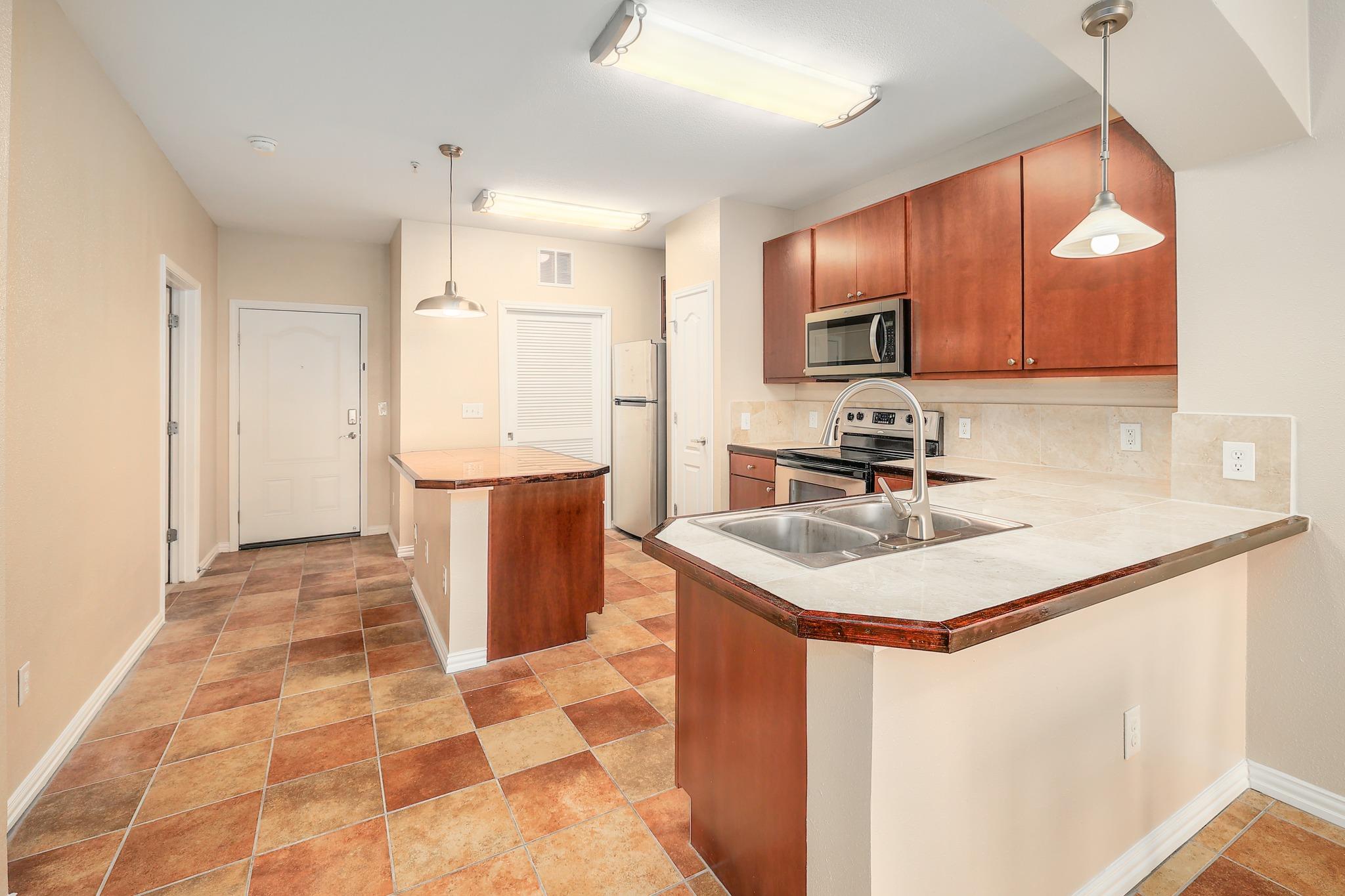 2505 San Gabriel St #304 Property Photo 5