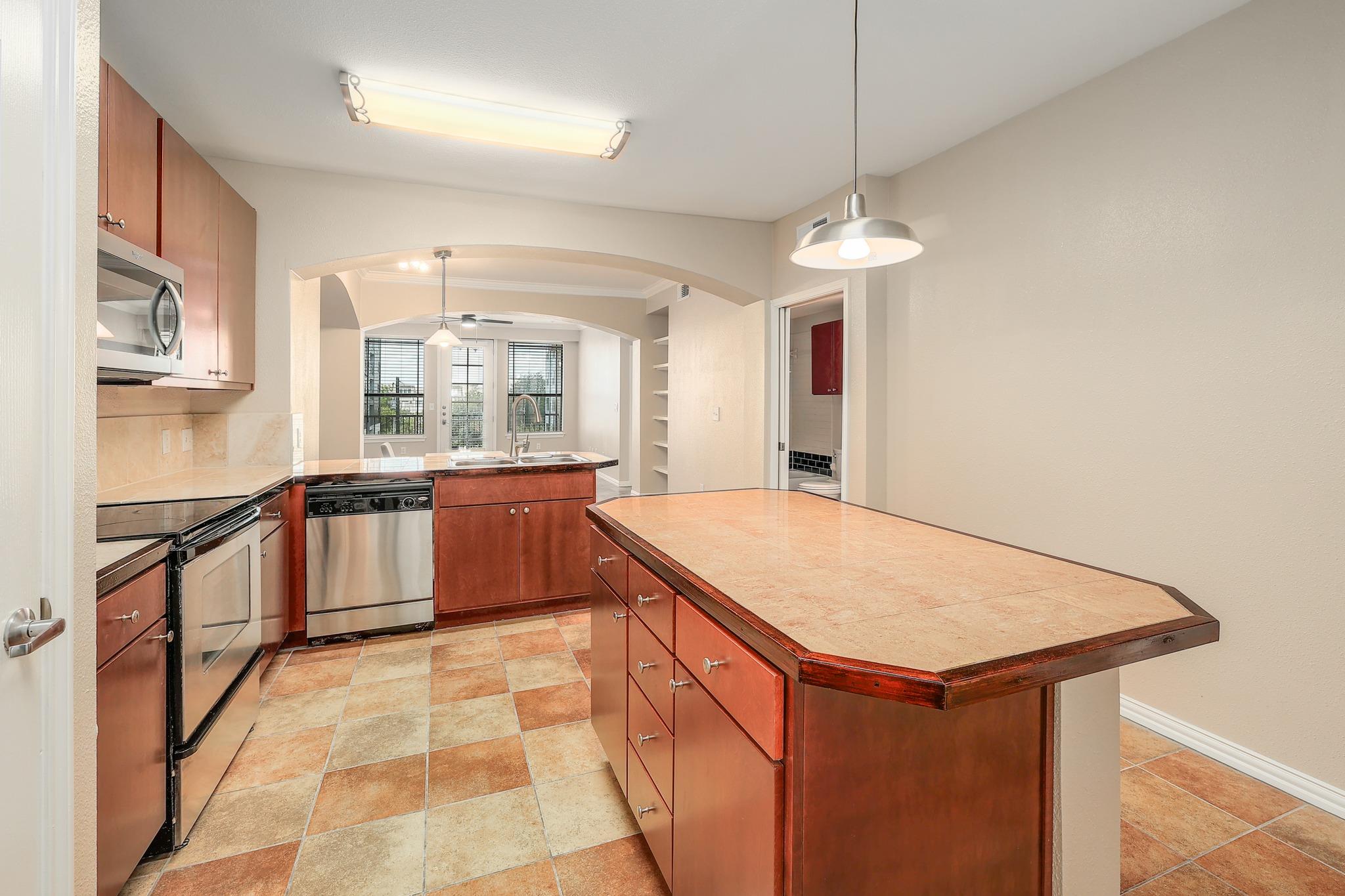 2505 San Gabriel St #304 Property Photo 6
