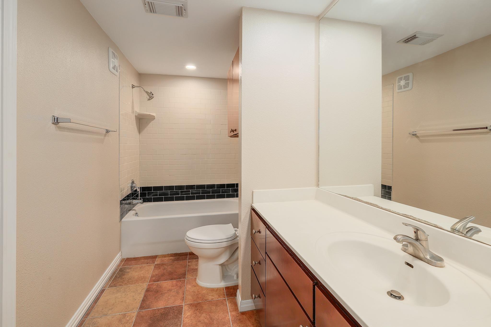 2505 San Gabriel St #304 Property Photo 14
