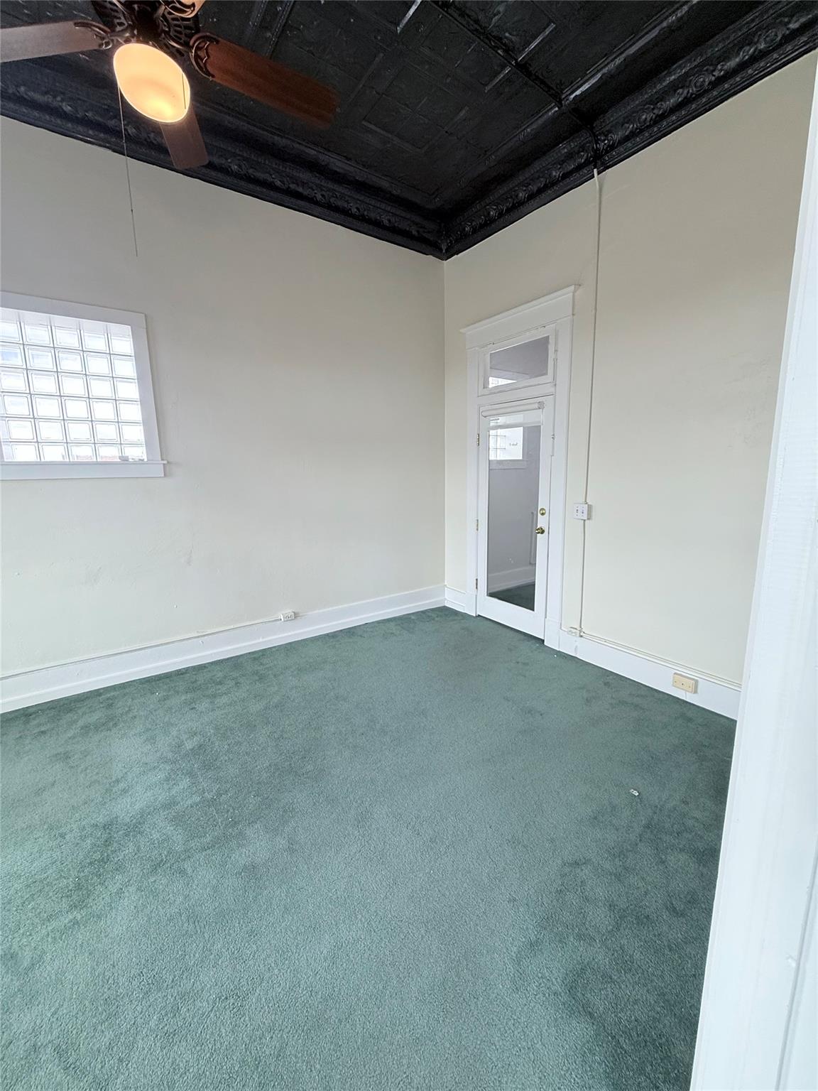 101 Sw 1st St #f Property Photo 5