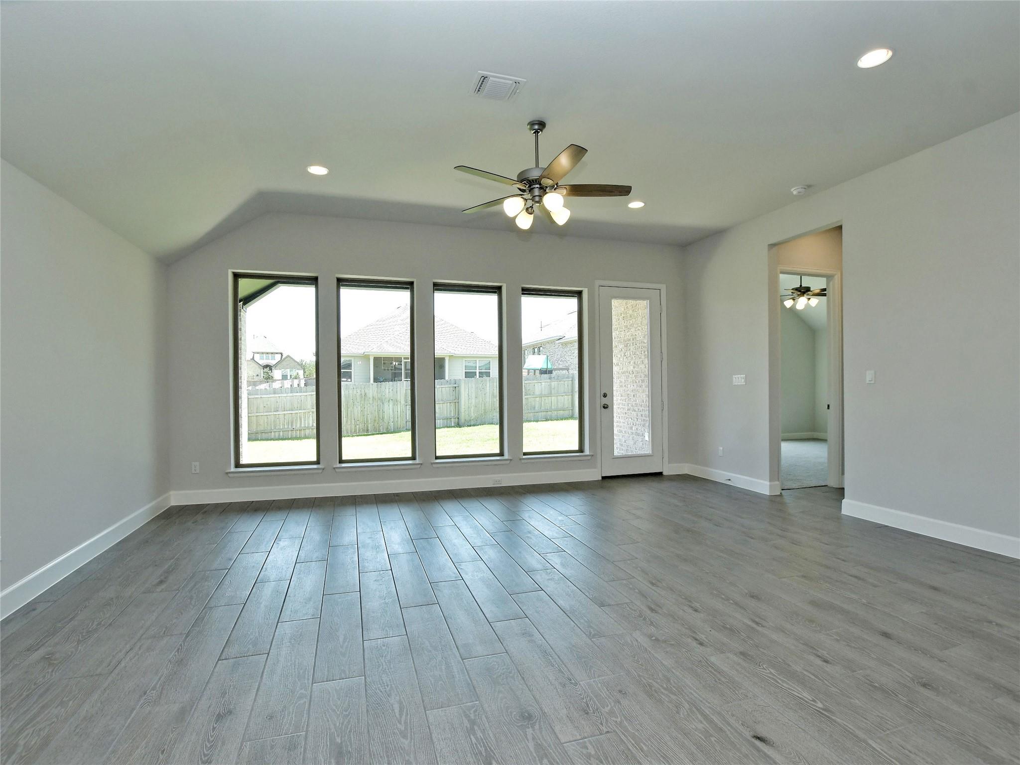 612 Jefferson Dr Property Photo 6