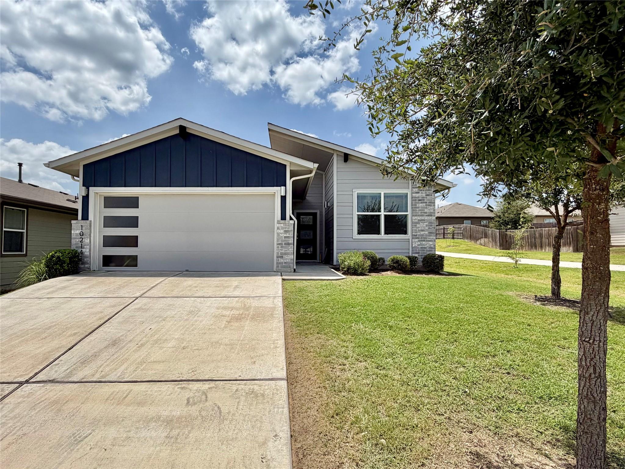 10214 Norshire Ln Property Photo 1