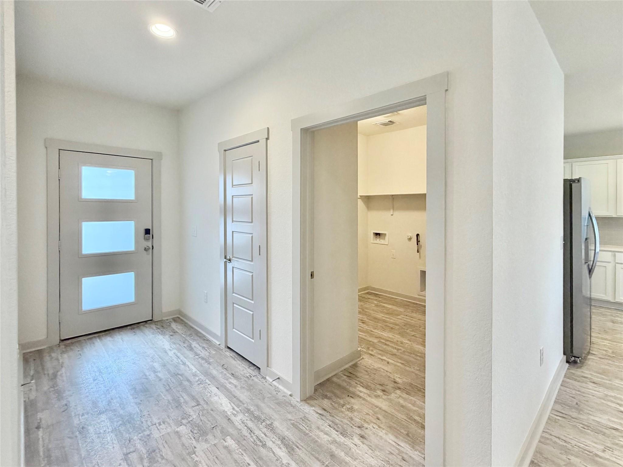 10214 Norshire Ln Property Photo 4