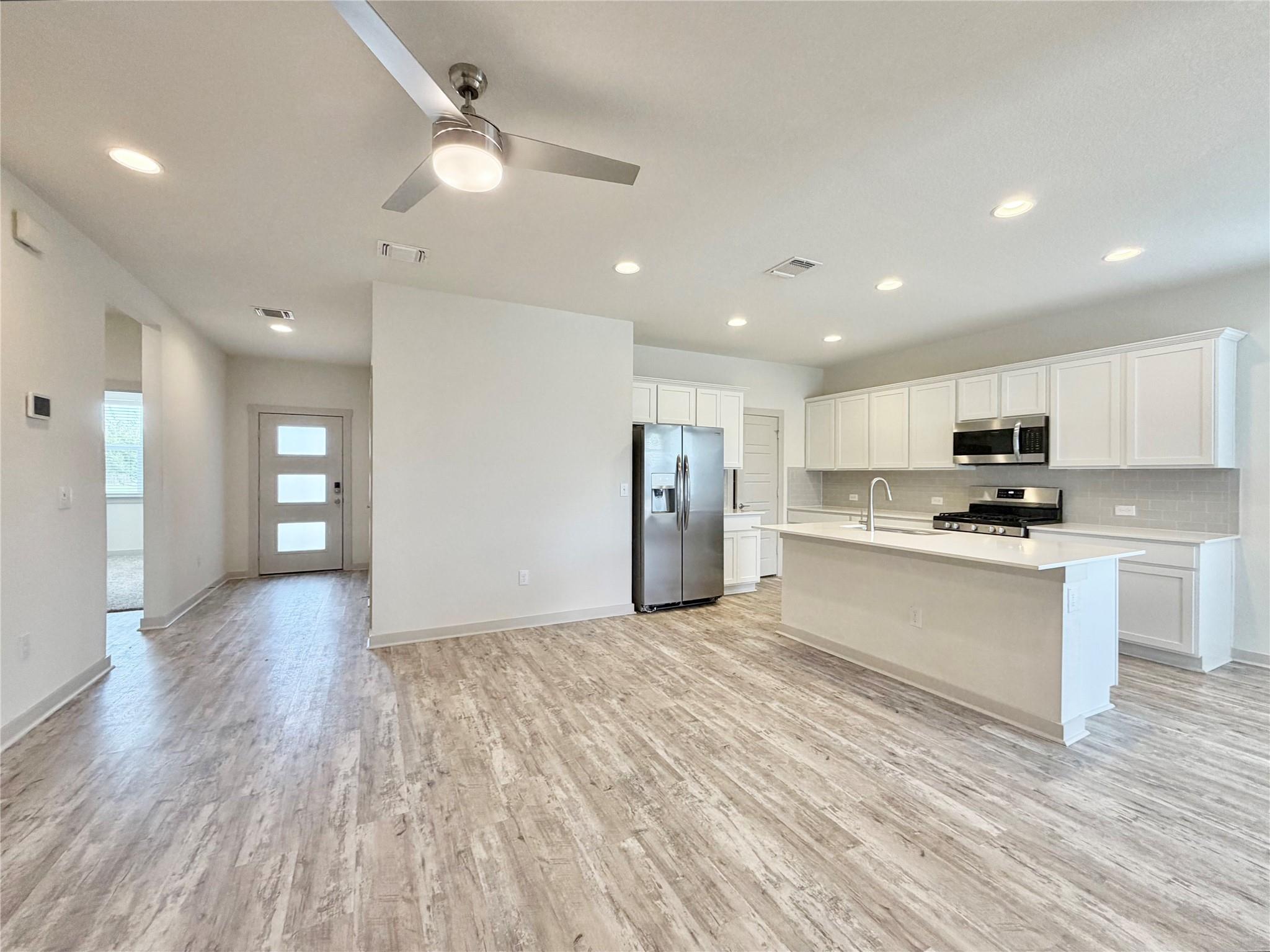 10214 Norshire Ln Property Photo 6