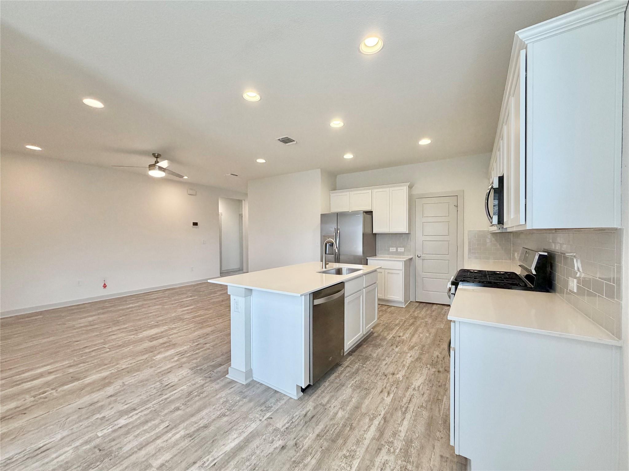 10214 Norshire Ln Property Photo 7