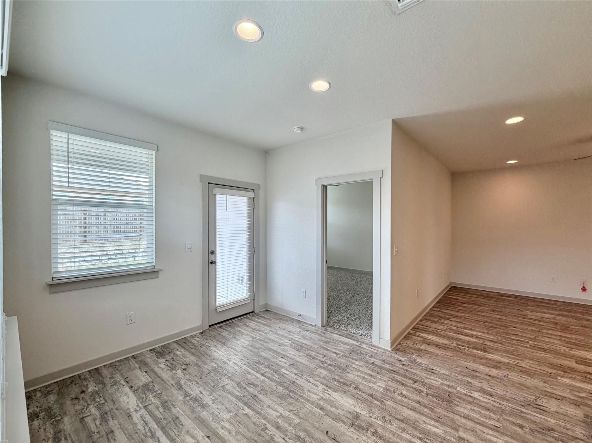 10214 Norshire Ln Property Photo 9