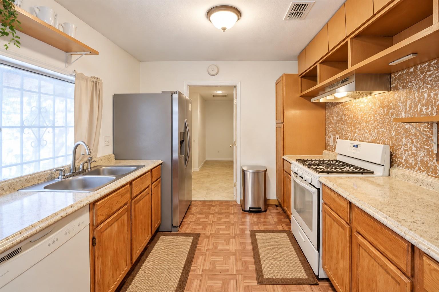 5800 Coolbrook Dr Property Photo 12