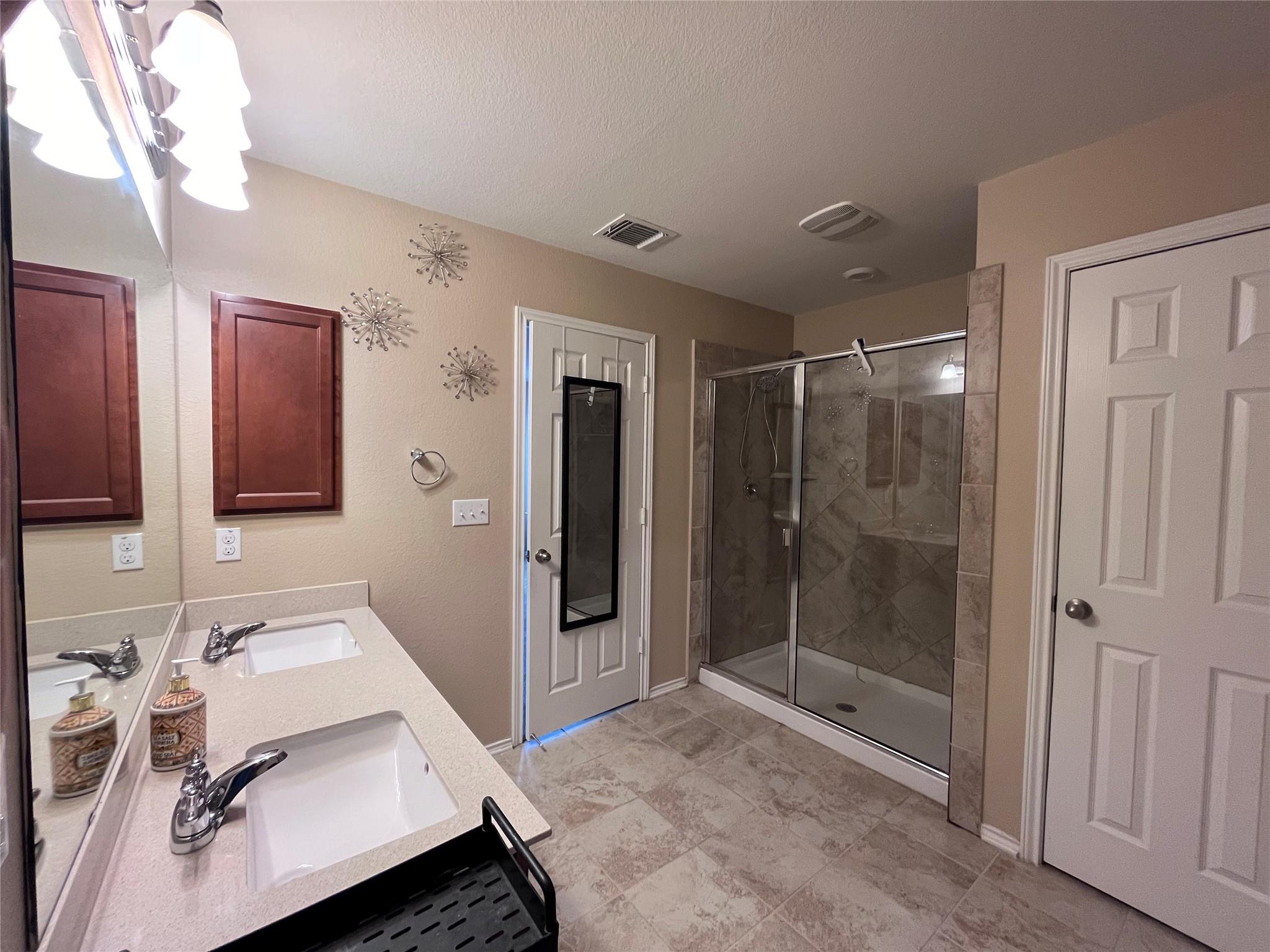 12425 Calibri Ln Property Photo 18