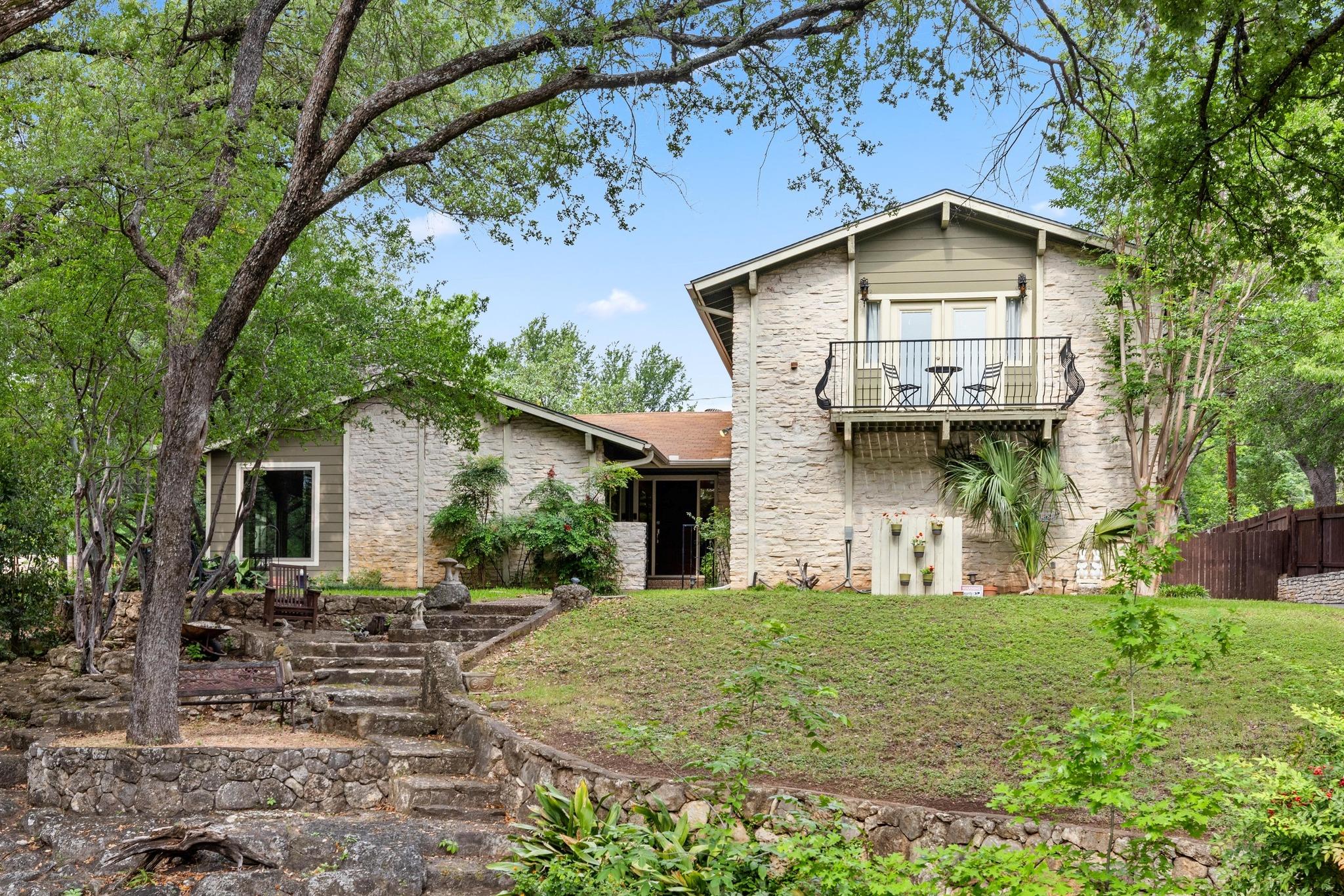 7504 Creekbluff Dr Property Photo 1