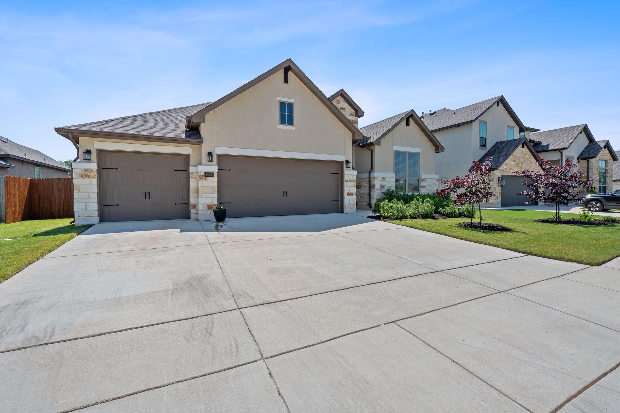 1437 Argyll Park Property Photo