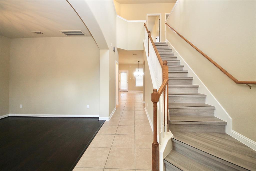 3806 Juniper Hills St Property Photo 5