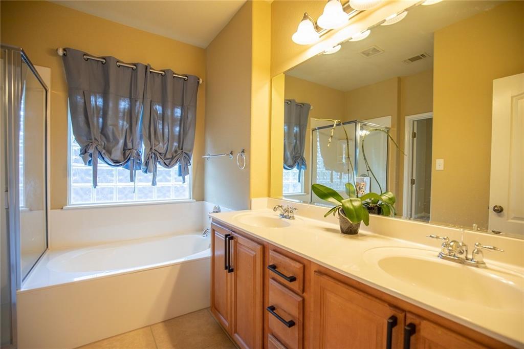 3806 Juniper Hills St Property Photo 16