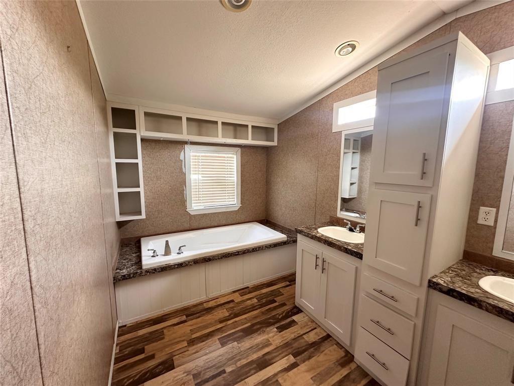 145 Indian Trl Property Photo 8