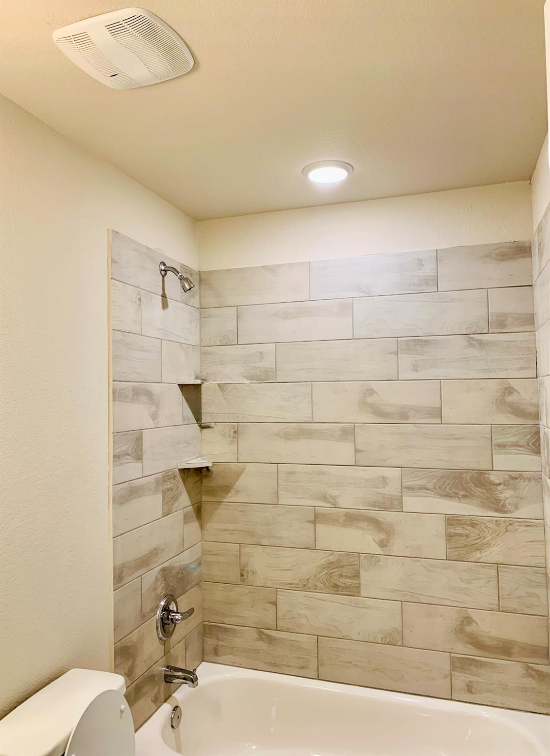 808 Fallbrook Dr Property Photo 14