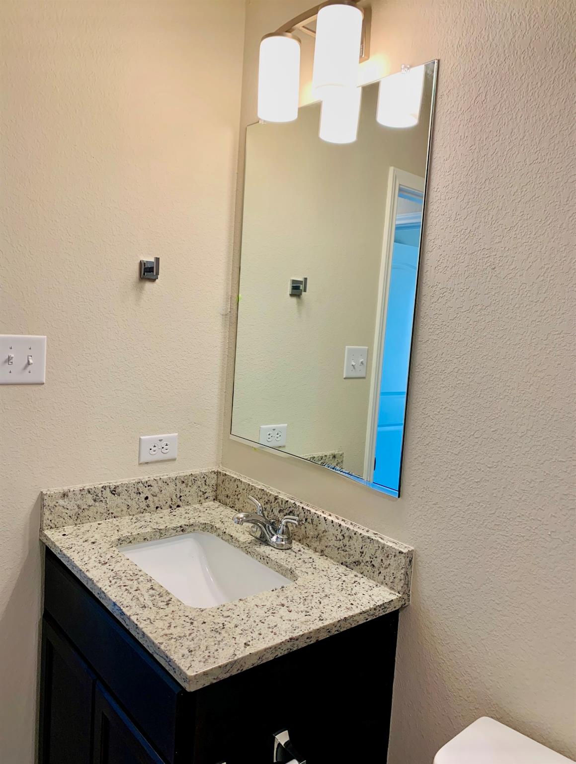 808 Fallbrook Dr Property Photo 15
