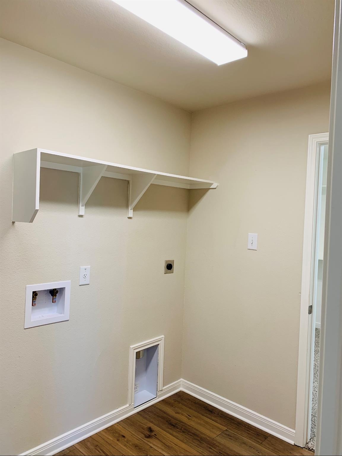 808 Fallbrook Dr Property Photo 16