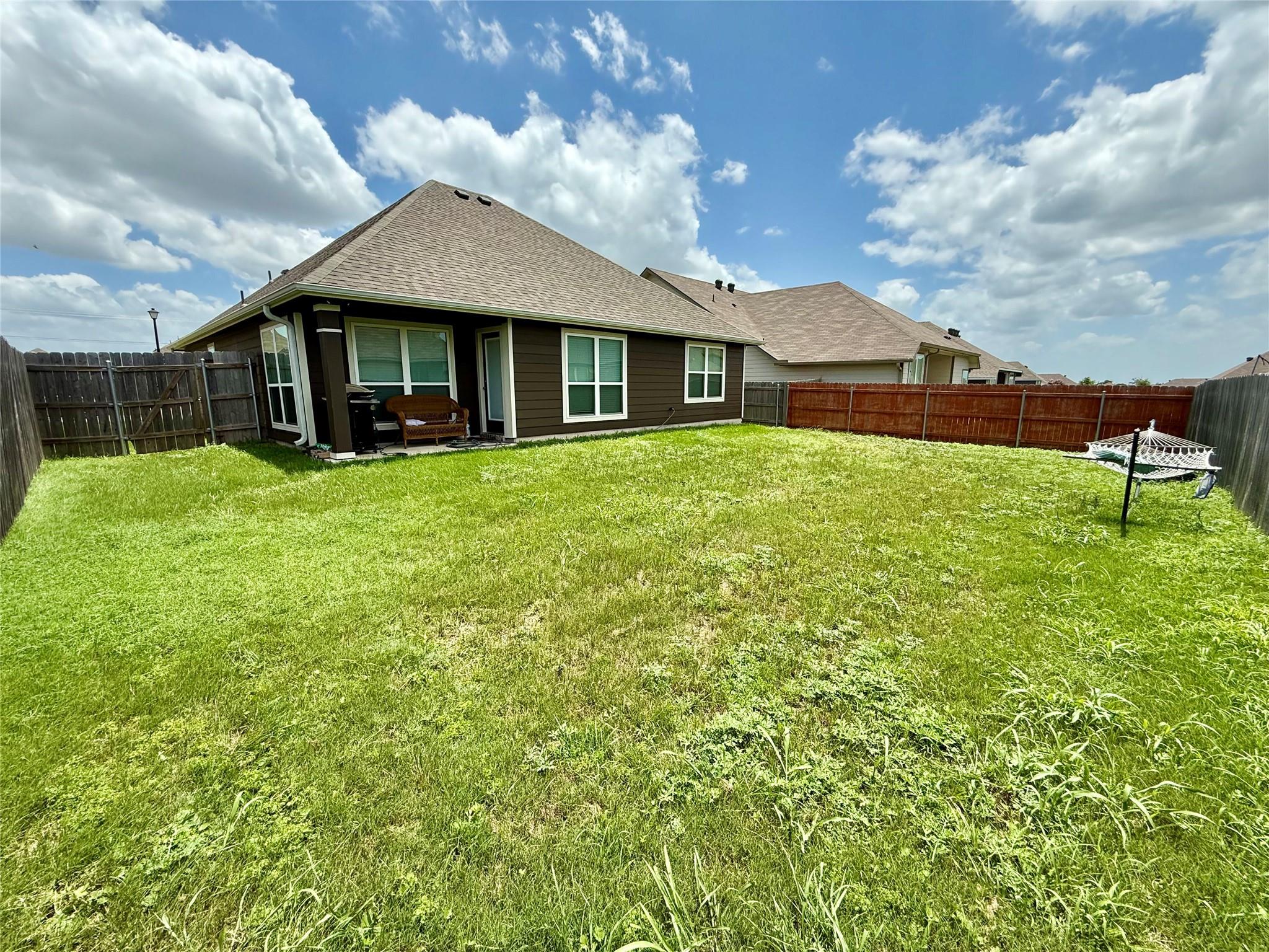 808 Fallbrook Dr Property Photo 32